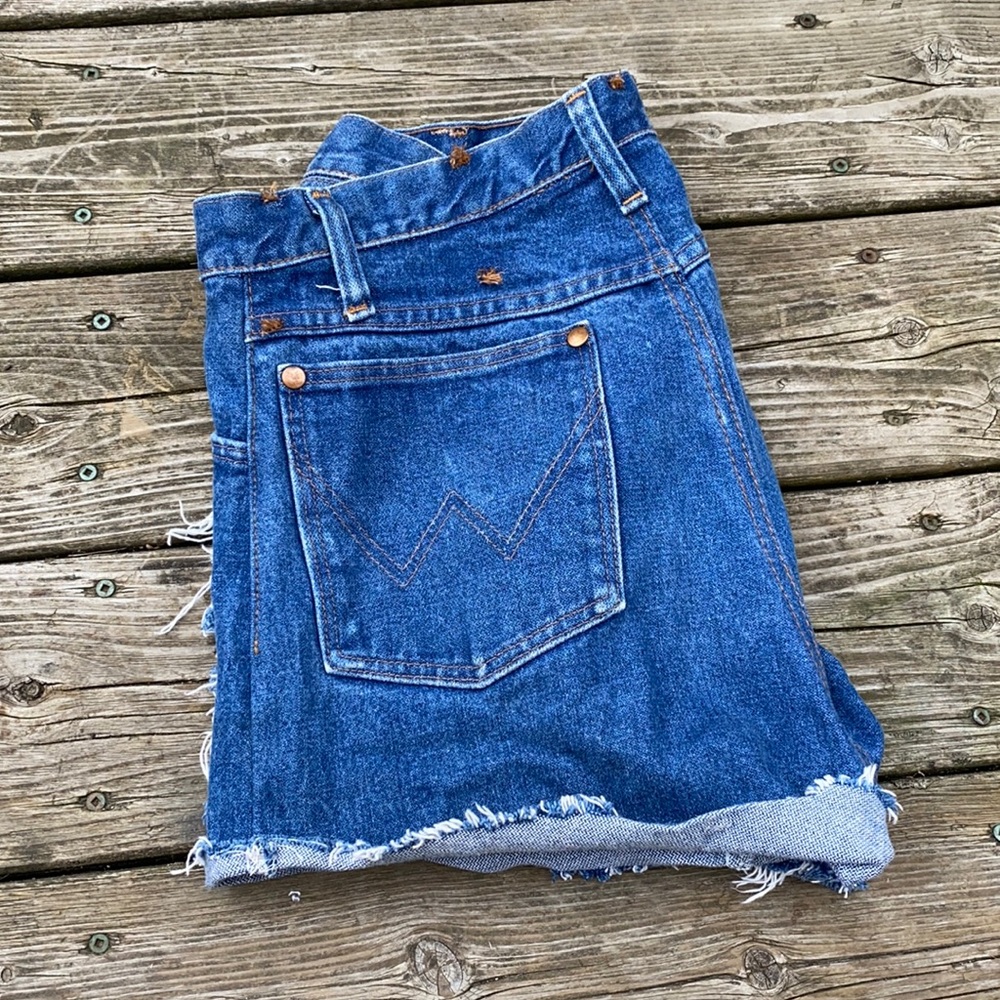 Wrangler ripped shorts
